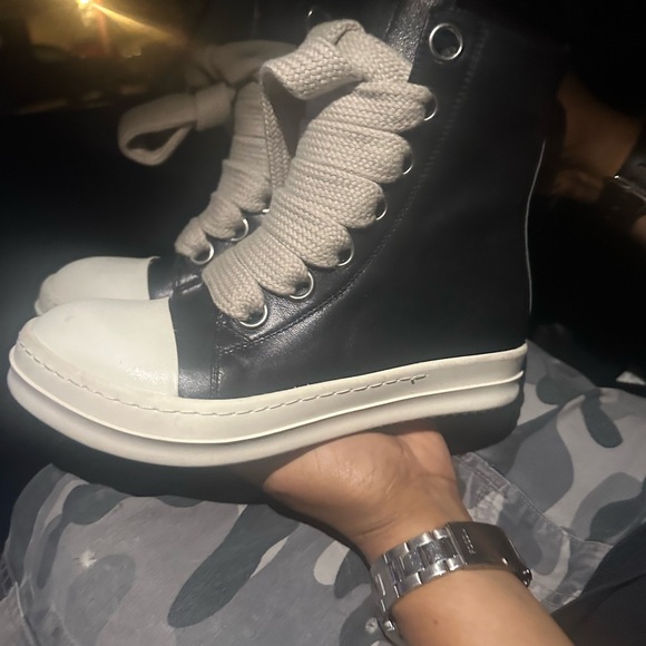 Rick Owen’s - Picture 2 of 3